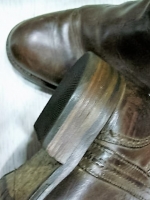 RICOSTRUZIONE-TACCO-STIVALE-CUOIO